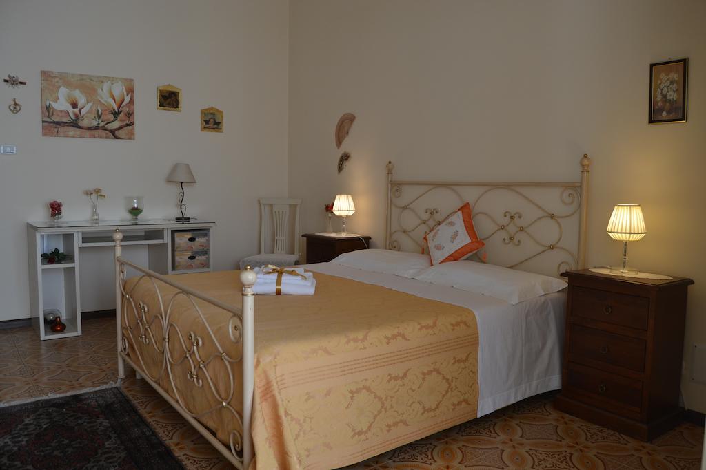 Bed & Breakfast Marena Sant'Agata Li Battiati Стая снимка